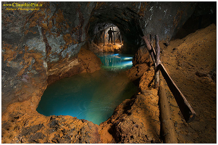 miniera, grotte, Esplorando vecchie miniere abbandonate, Val Graveglia, mines, caves, mine, cave, grotta goccia, drop, macro, close-up